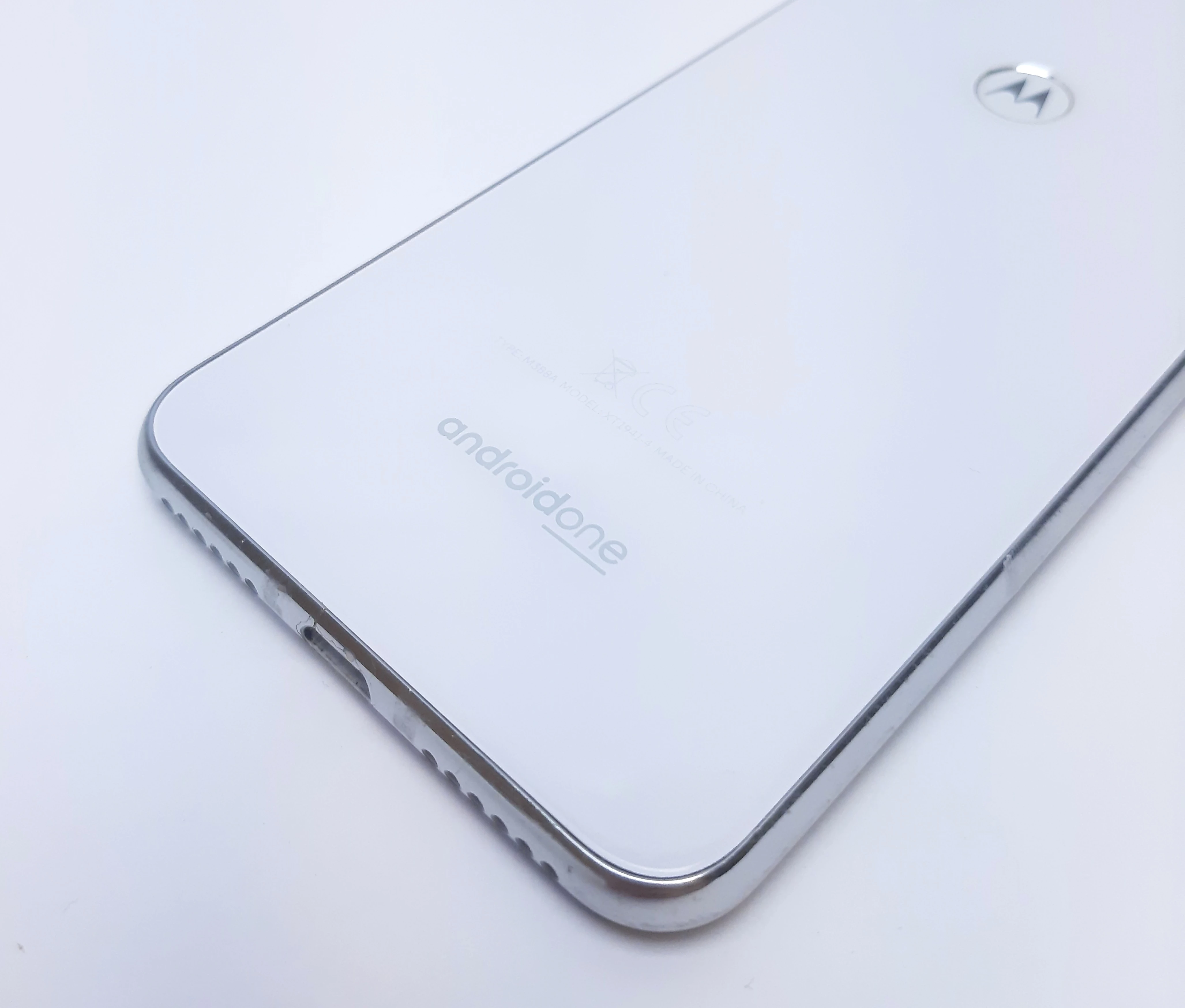 telefon-motorola-one-wbudowana-pamiec-64-gb