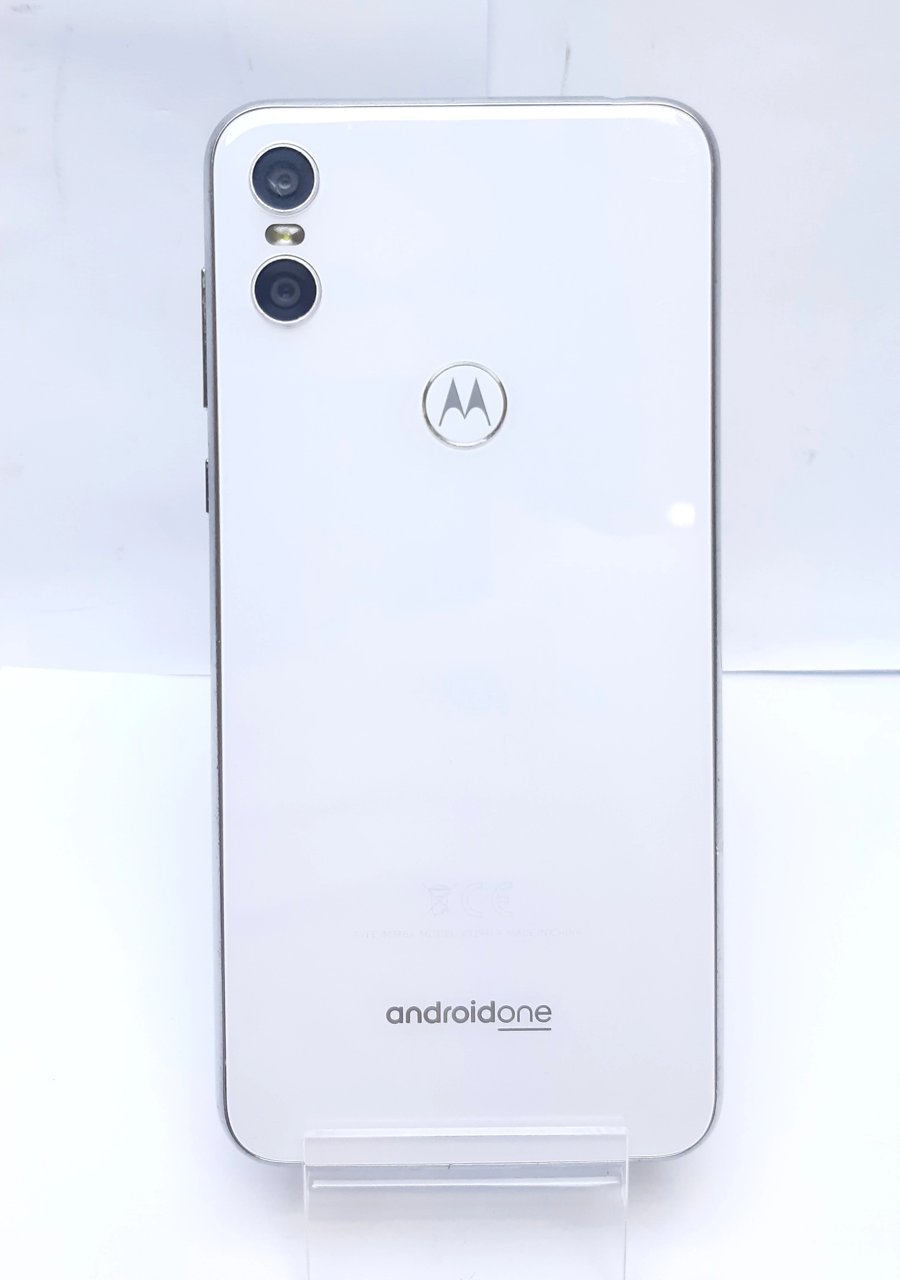 telefon-motorola-one-typ-smartfon