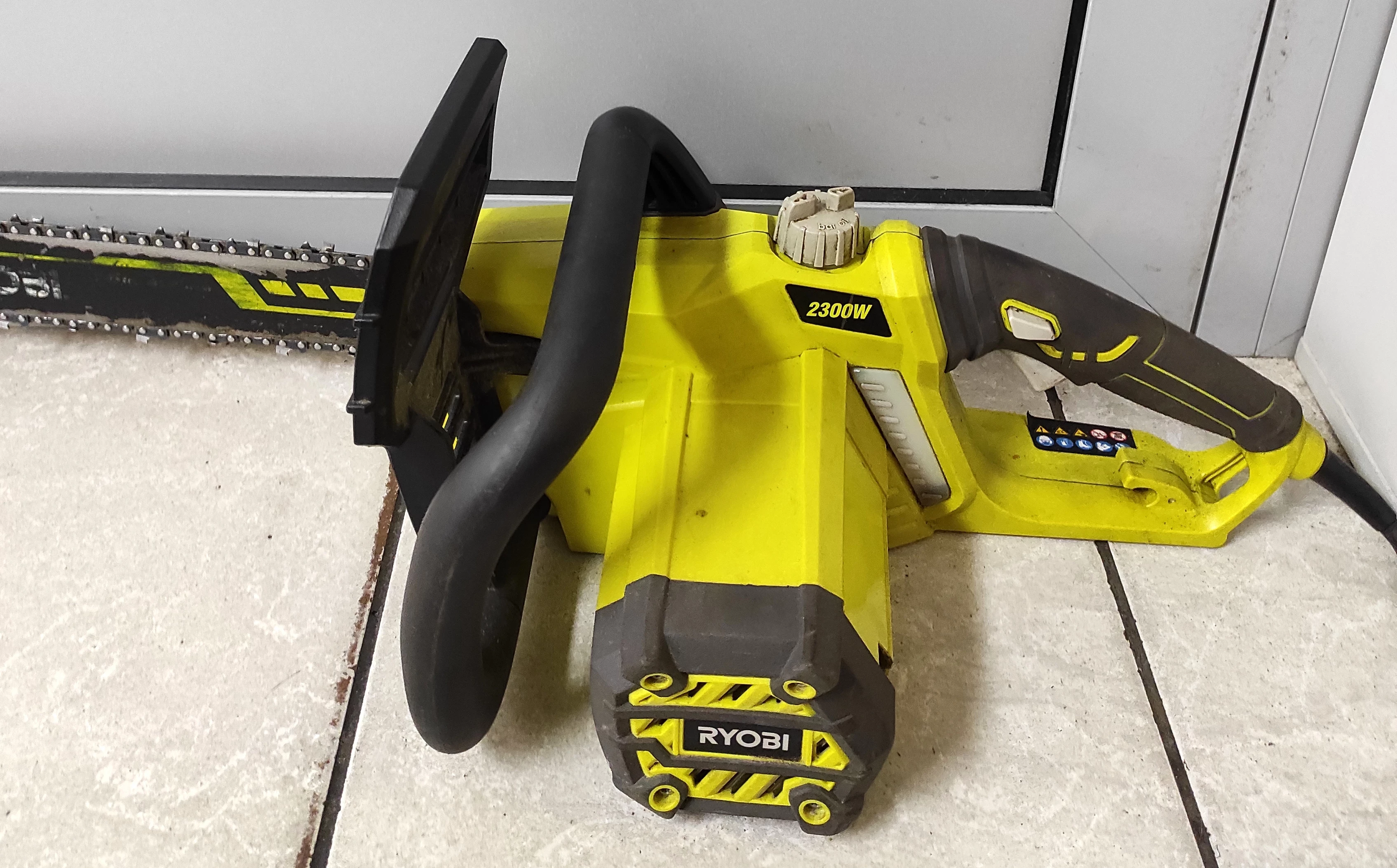 elektryczna-pila-lancuchowa-ryobi-2300w-opis-stan-uzywany