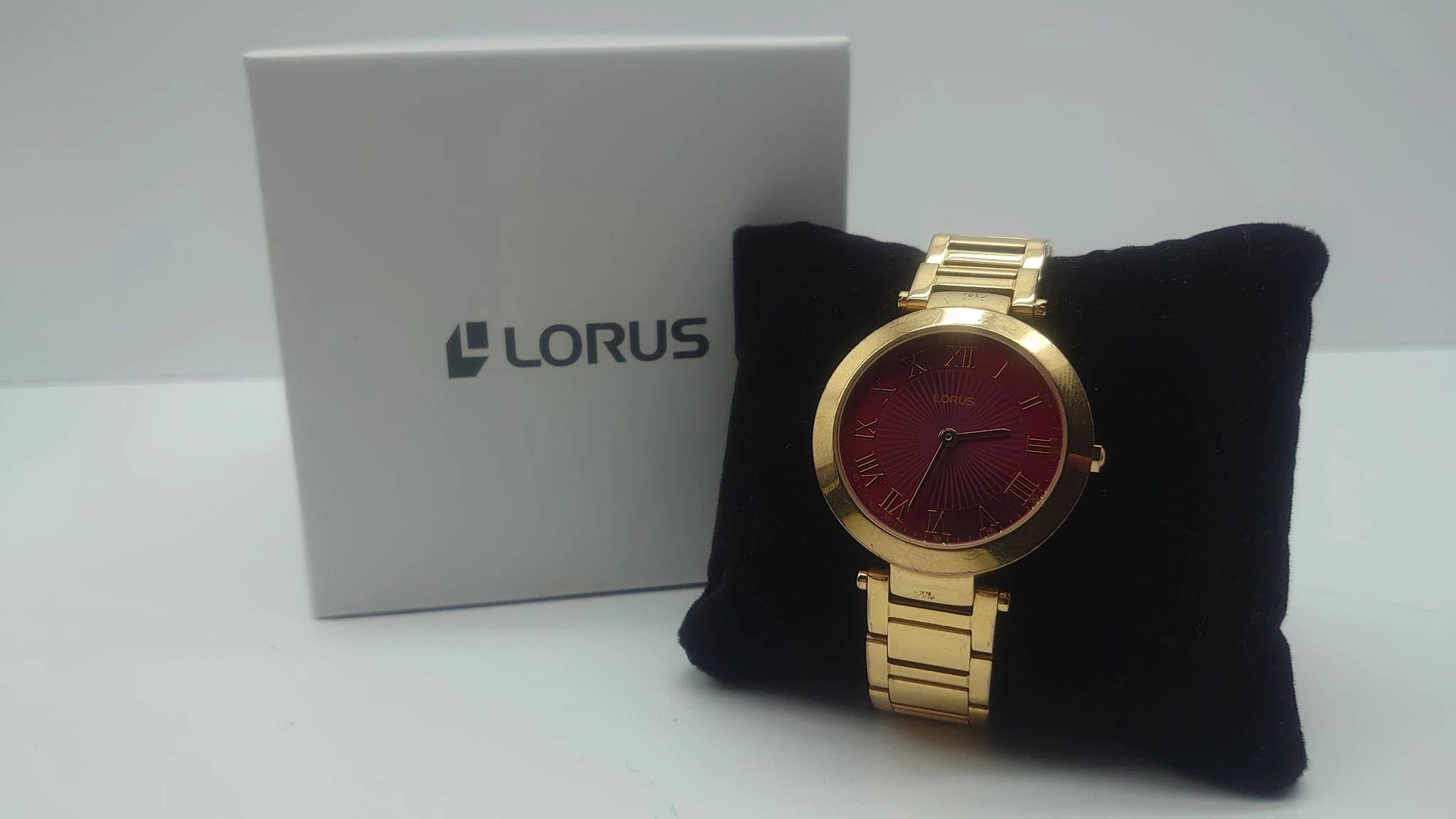 sliczny-zegarek-damski-lorus-y120-x057-material-paska-129219-12