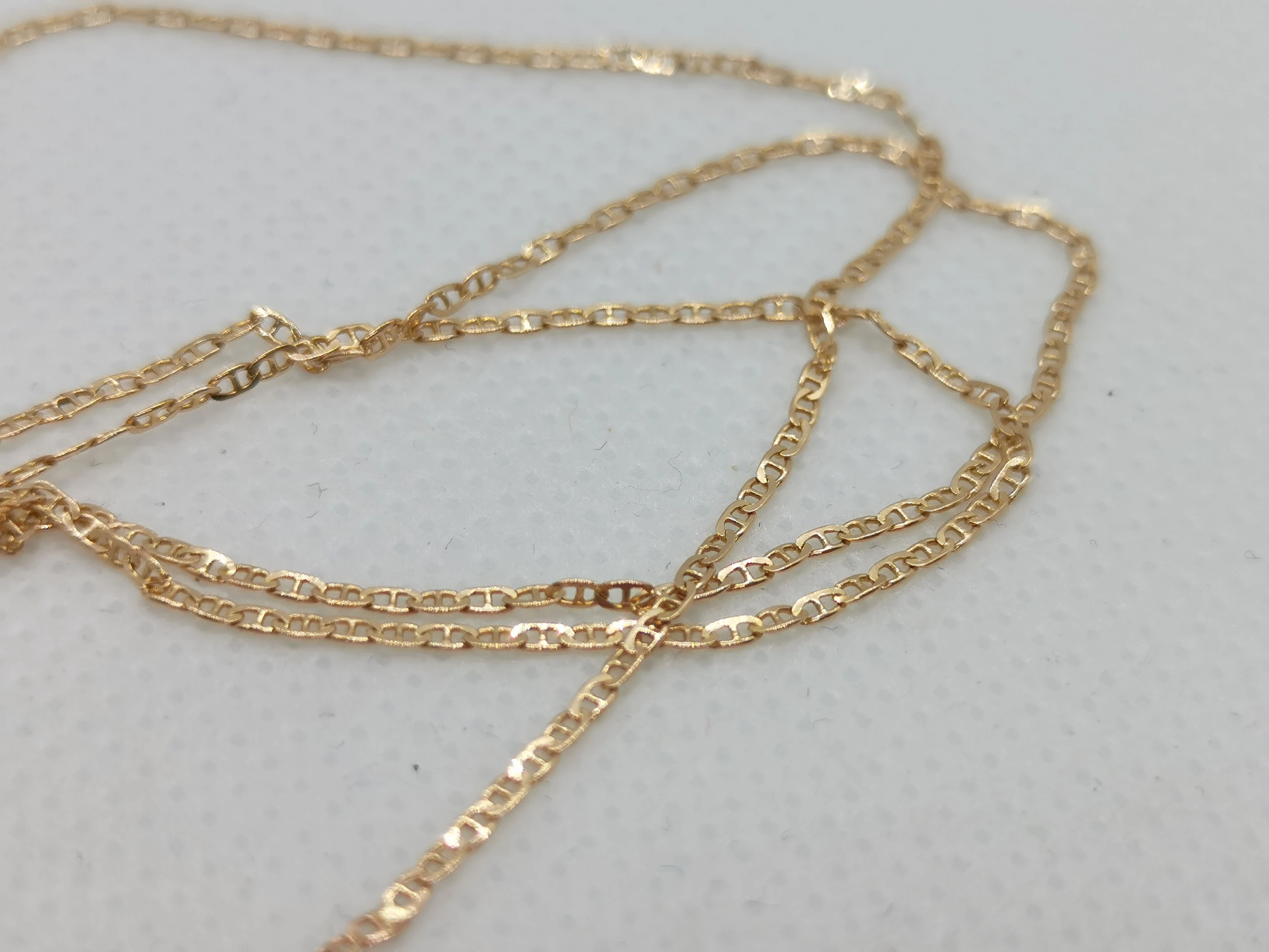 delikatny-zloty-lancuszek-at-idealny-splot-inny-splot