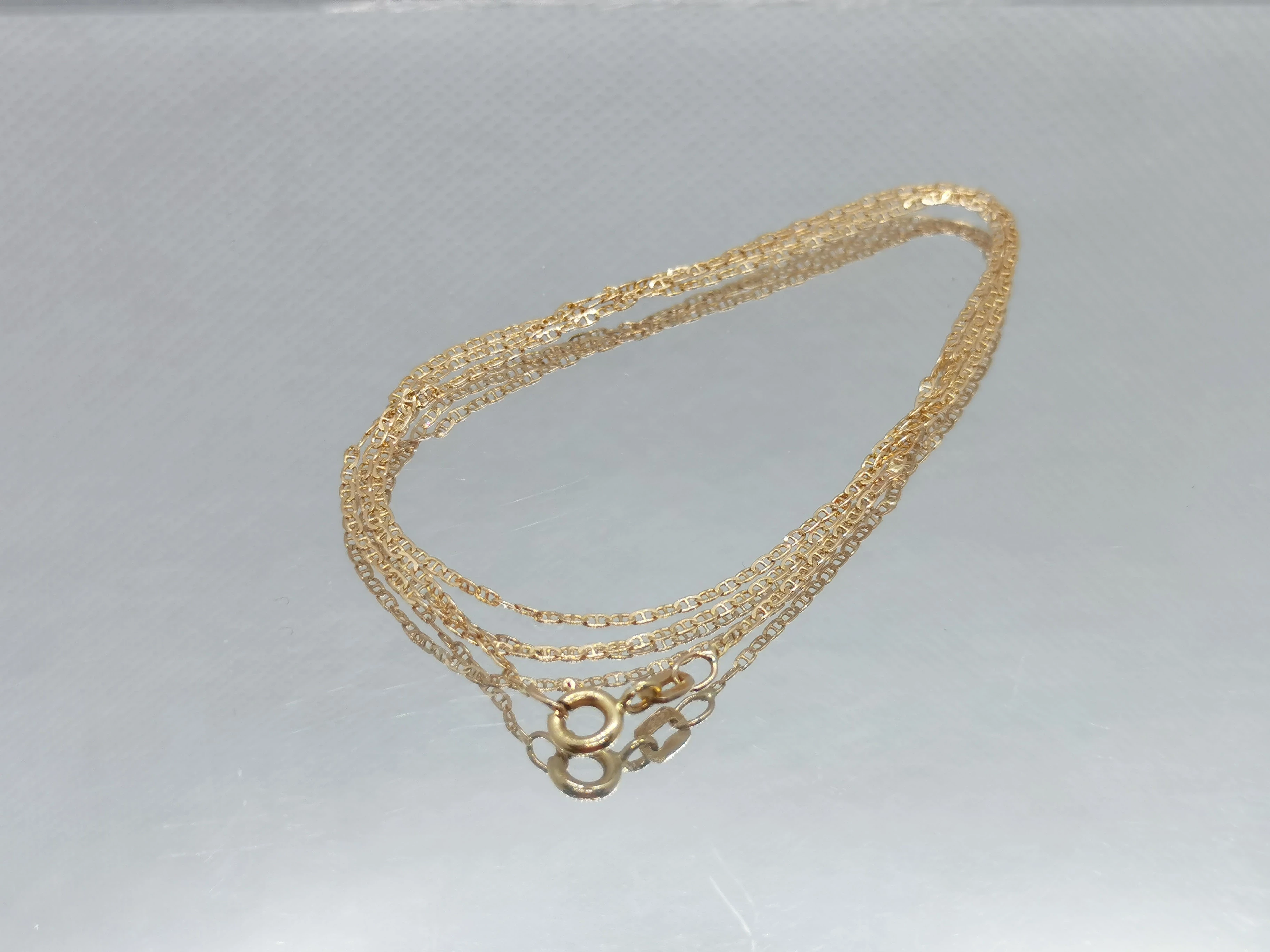 delikatny-zloty-lancuszek-at-idealny-marka-inna-marka