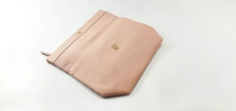 ELEGANCKA POJEMNA ORYGINALNA DAMSKA KOSMETYCZKA HUGO BOSS RÓŻOWA