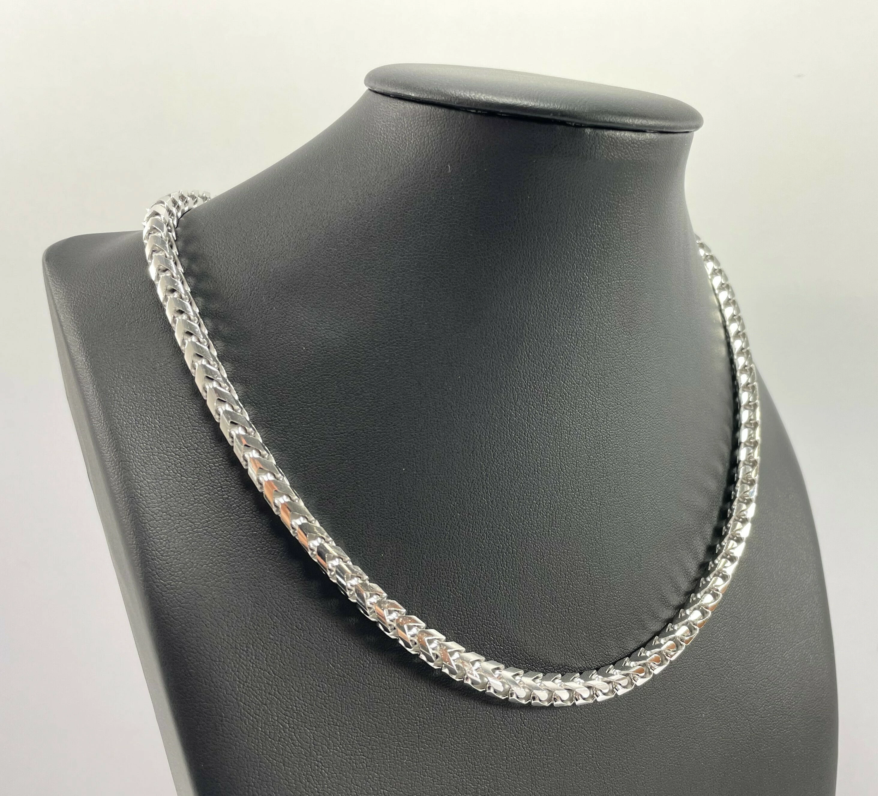 nowy-srebrny-lancuch-pancerka-kwadratowa-692-50cm-ean-gtin-5903772113235