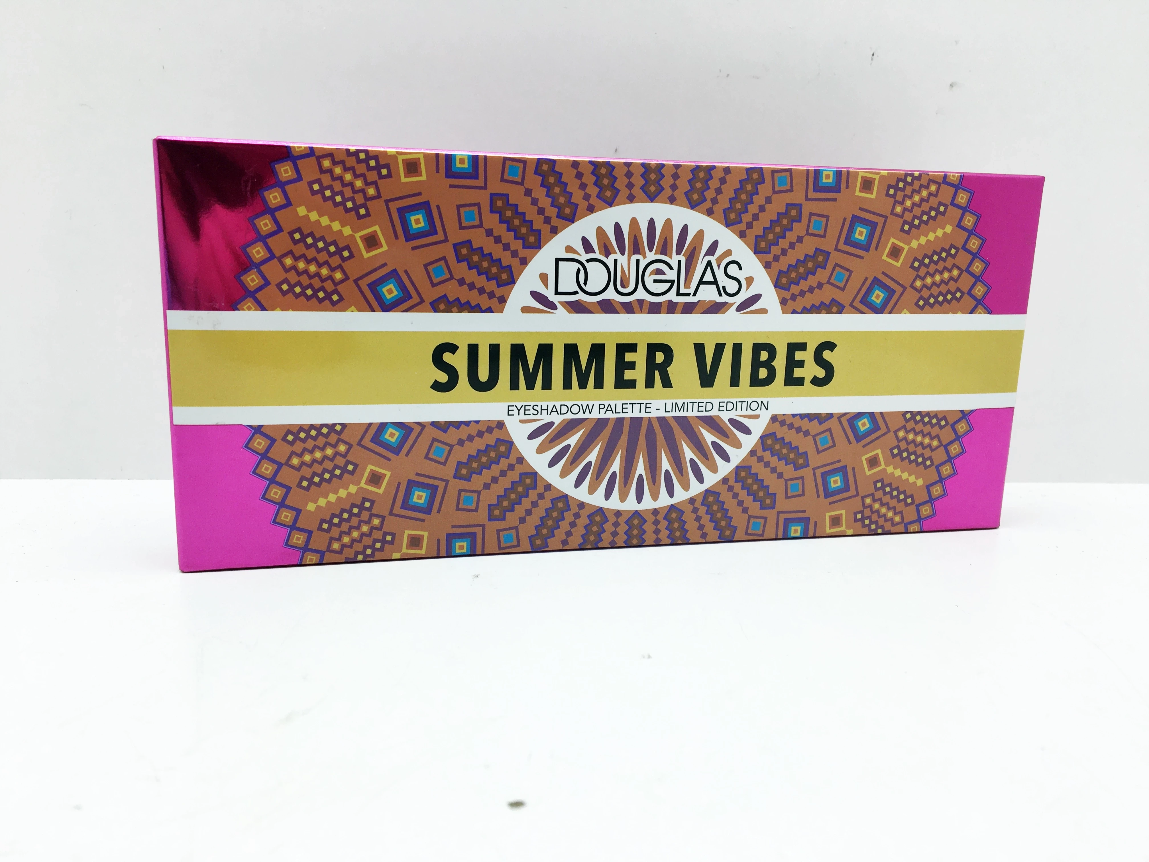 summer-vibes-paleta-cieni-do-powiek-douglas-glogowska-6-wroclaw-gracja