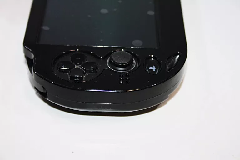 KONSOLA PS VITA PCH-1104