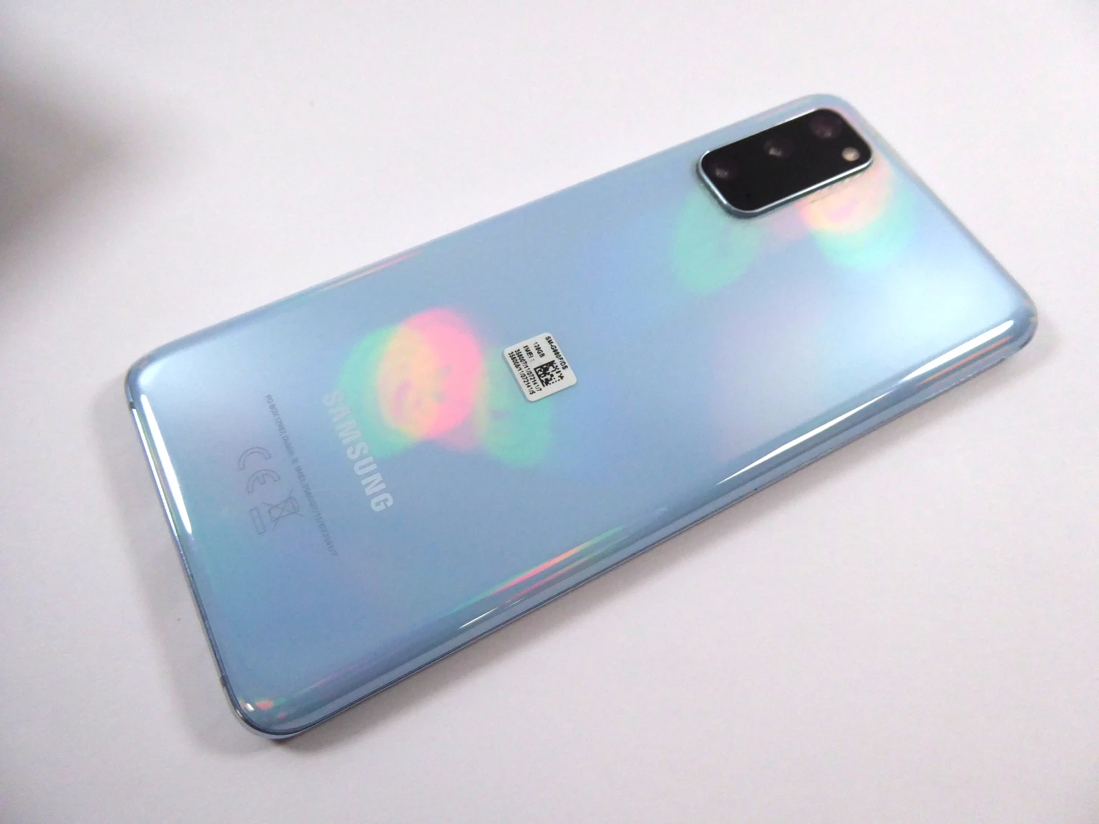 smartfon-samsung-galaxy-s20-8128-sm-g980f-kolor-niebieski