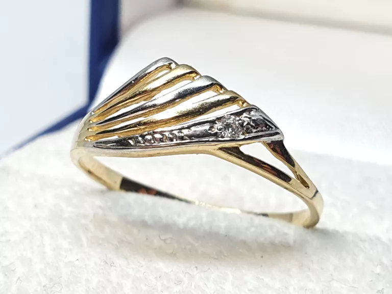 ZŁOTY  PIERŚCIONEK 585 1,31G R15