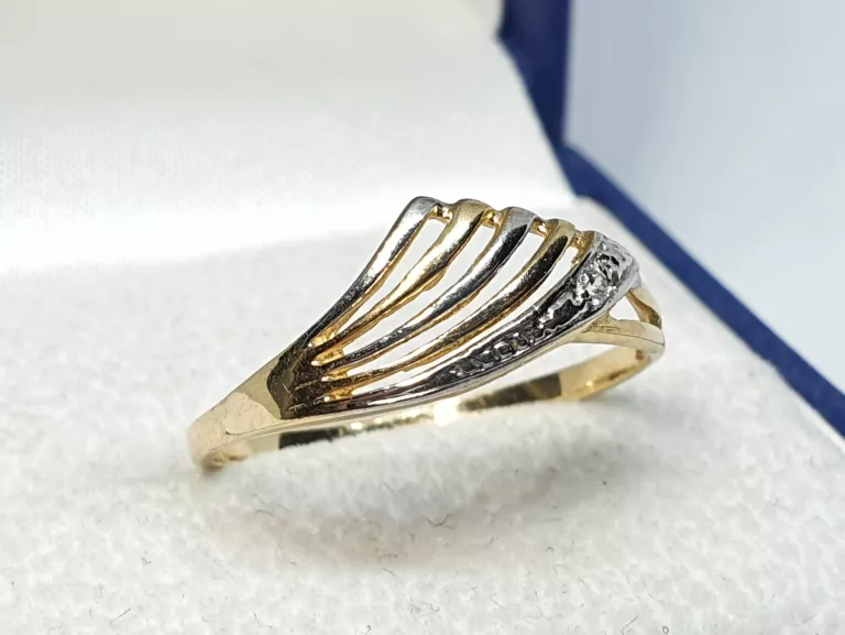 ZŁOTY  PIERŚCIONEK 585 1,31G R15