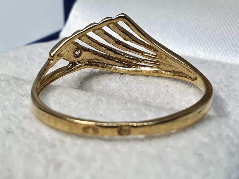 ZŁOTY  PIERŚCIONEK 585 1,31G R15