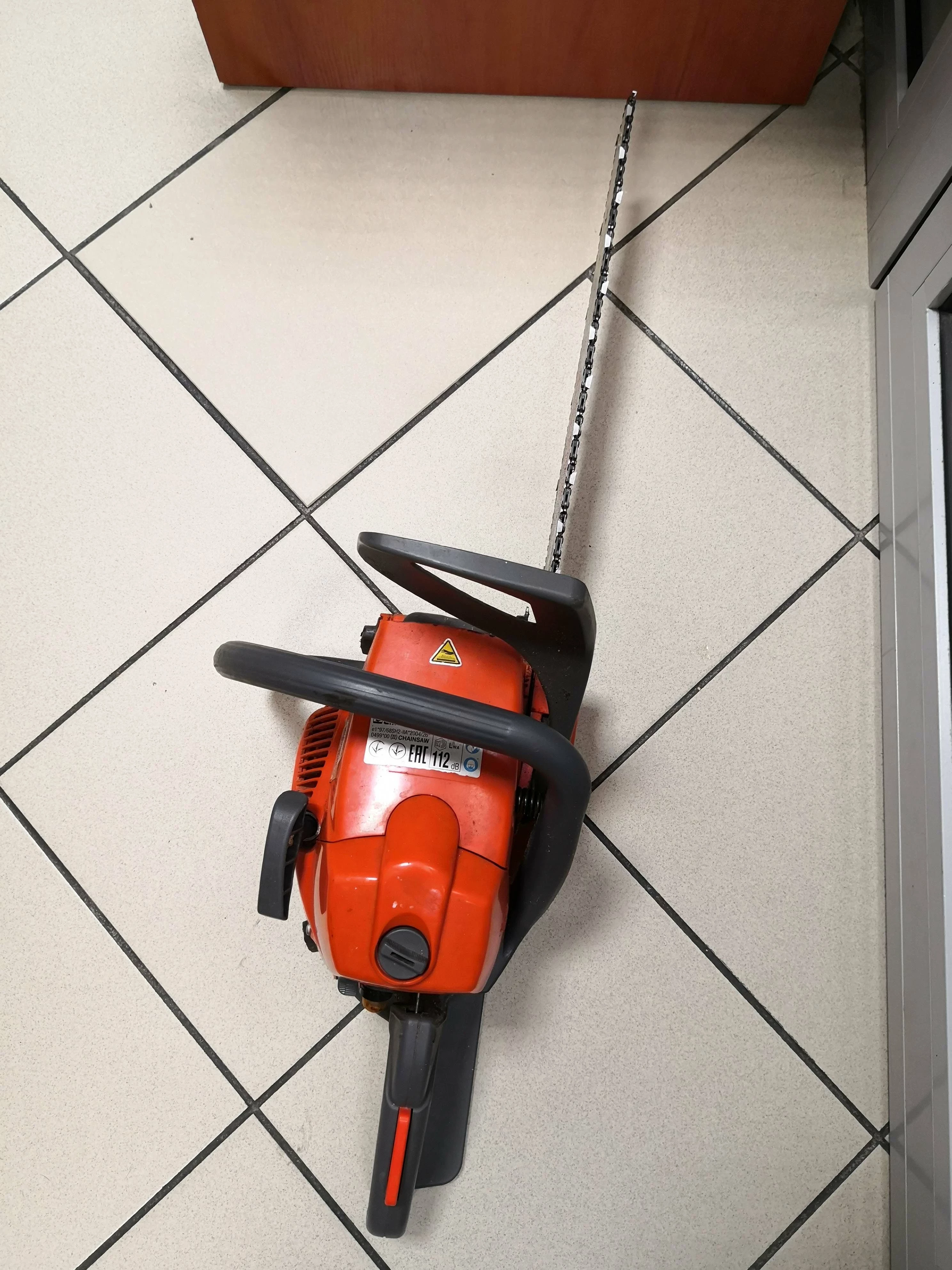 pila-spalinowa-oleo-mac-gs-410cx-25km-18kw-opis-zasilanie-spalinowe