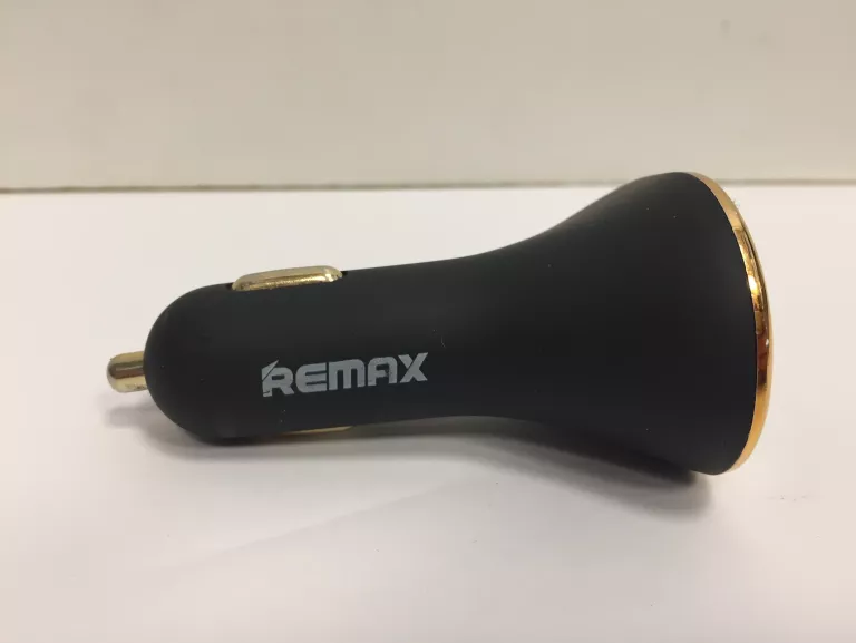 ŁADOWARKA SAMOCHODOWA REMAX 2X2.4 A 1X 1,5 A