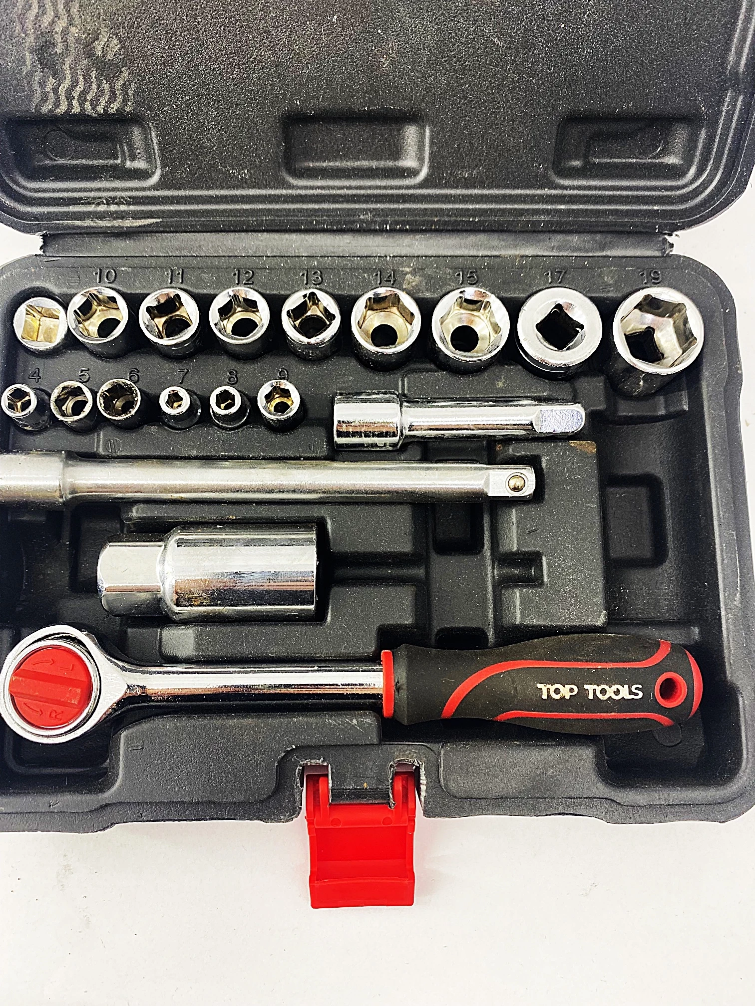 zestaw-klucze-nasadowe-top-tools-20-stan-uzywany