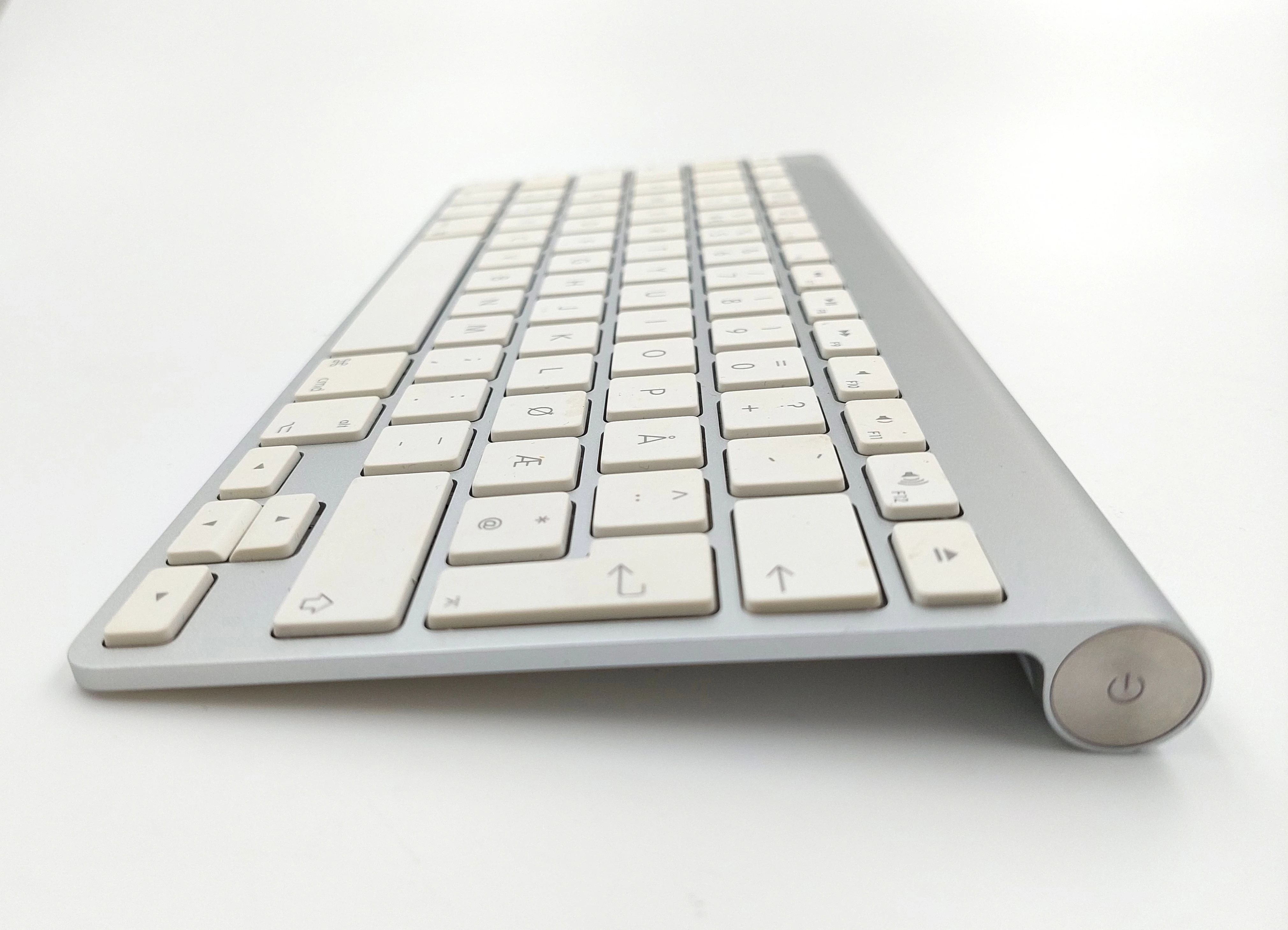klawiatura-apple-magic-keyboard-a1255-interfejs-bluetooth
