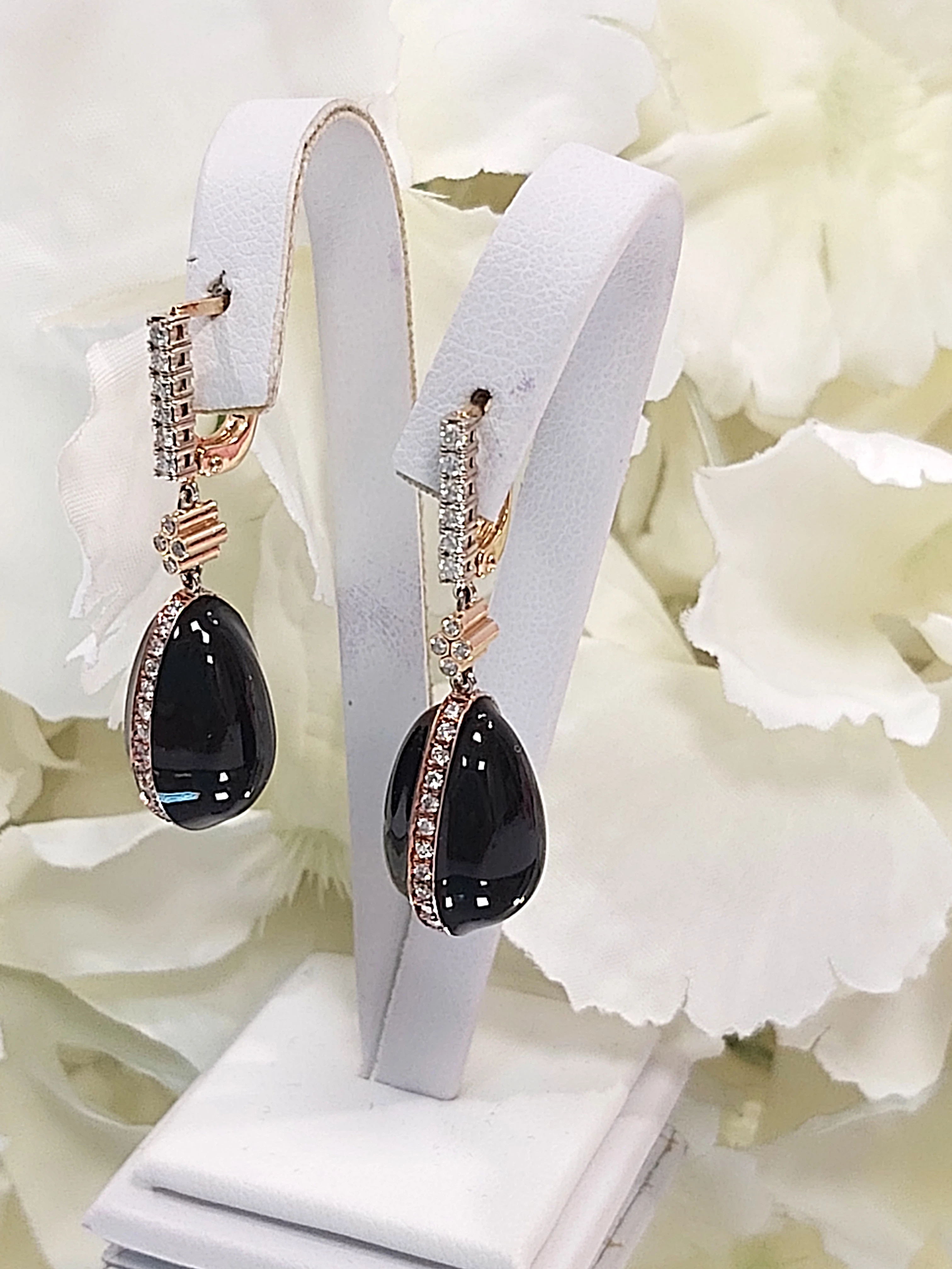 unikatowe-zlote-kolczyki-z-brylantami-940-g-kolor-dominujacy-czarny