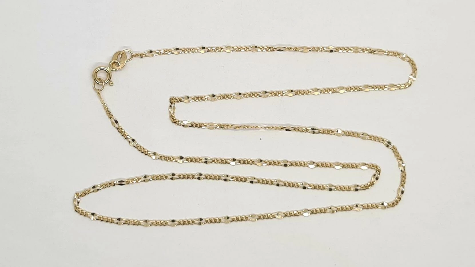 idealny-zloty-lancuszek-pancerka-z-blaszka-585-material-zloto