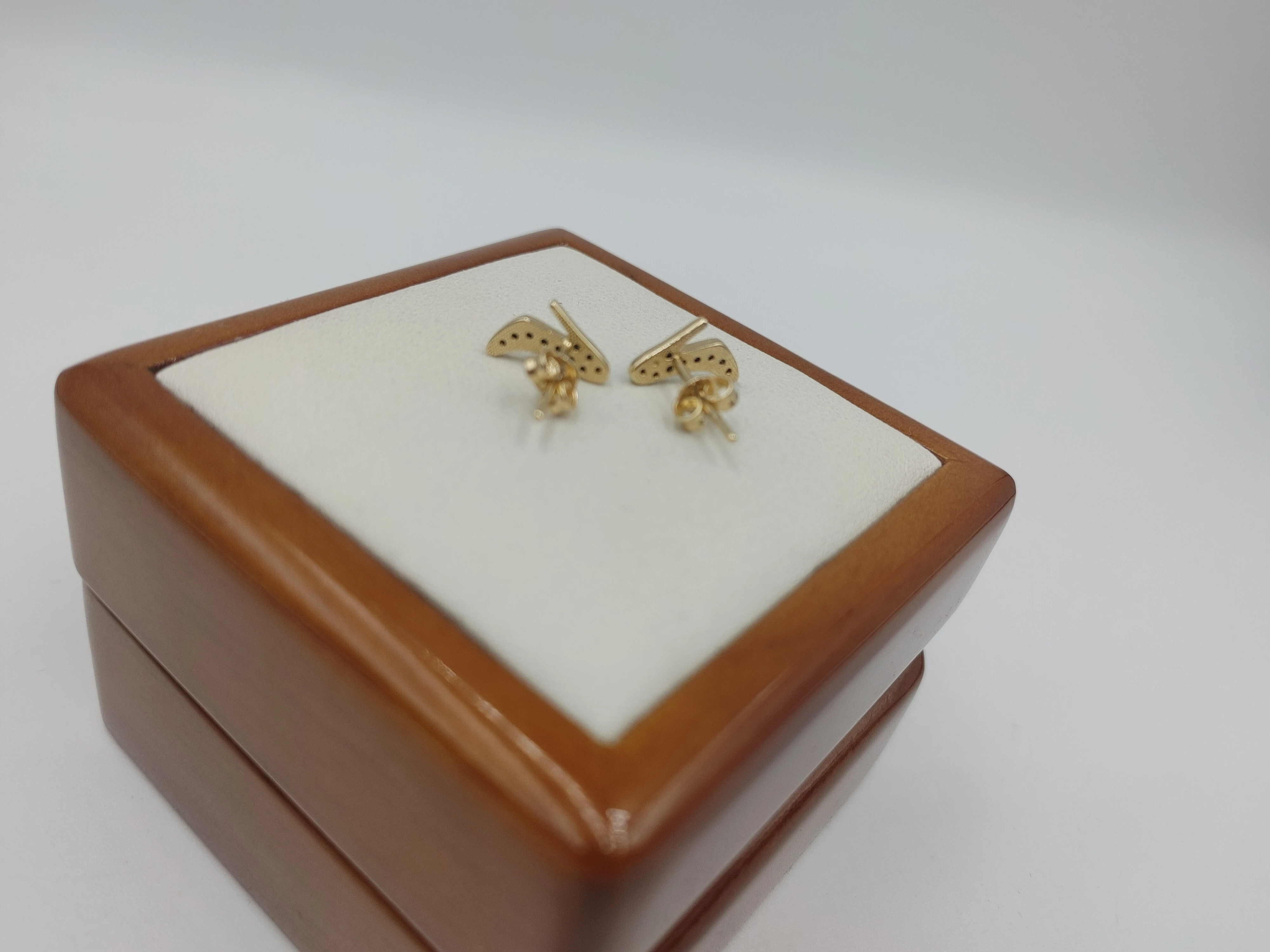 zlote-kolczyki-p585-101g-rodzaj-wyrob-jubilerski