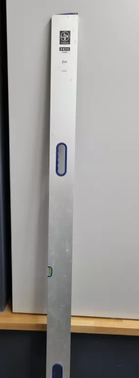 poziomica-2m-lux-tool-comfort-osiedle-teatralne-3u15-krakow