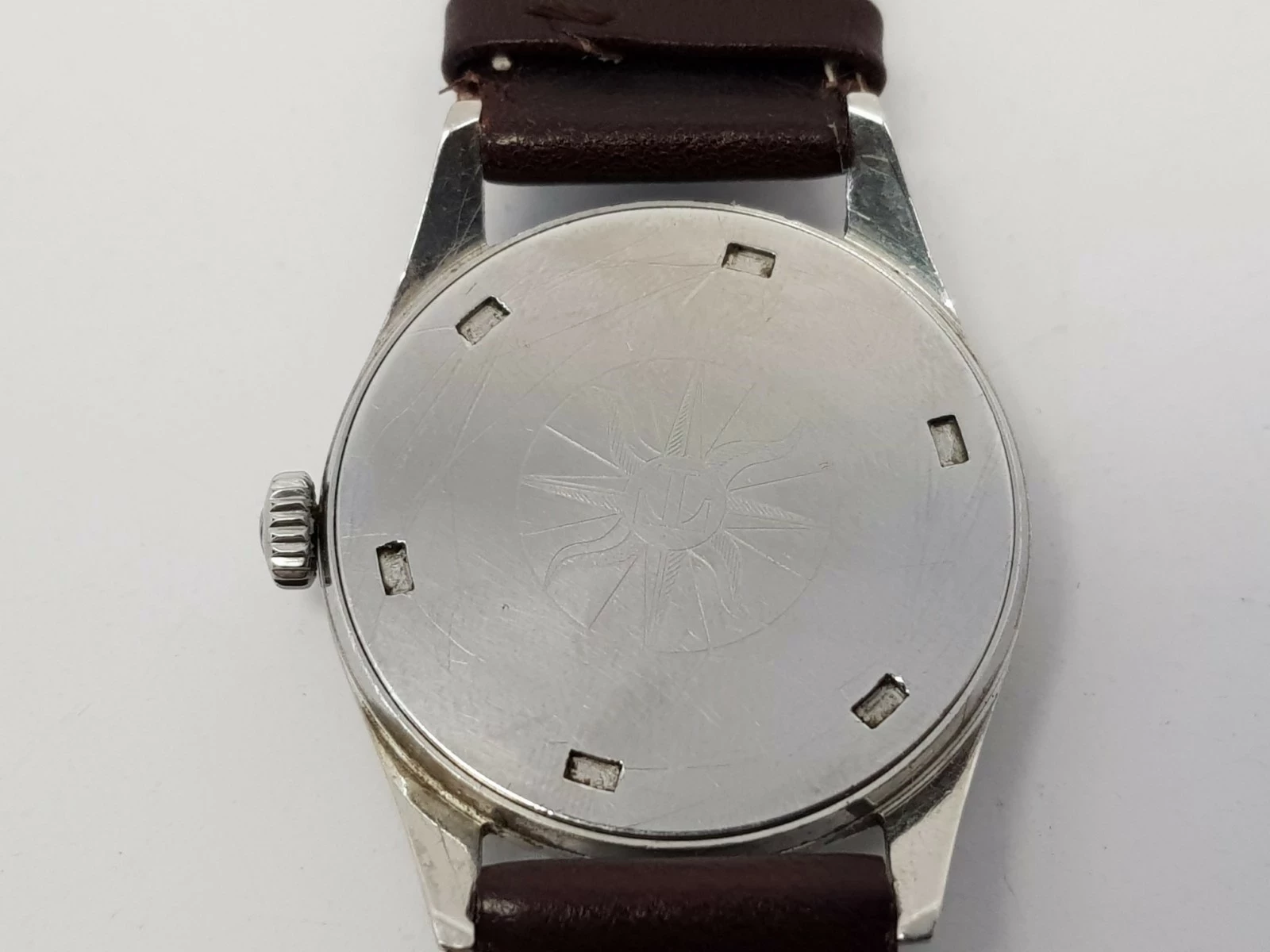 zegarek-tissot-seastar-vintage-ksztalt-koperty-okragla