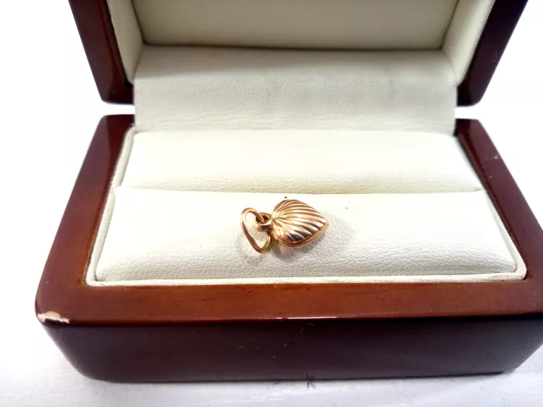 majestatyczna-zlota-zawieszka-p585-rodzaj-wyrob-jubilerski