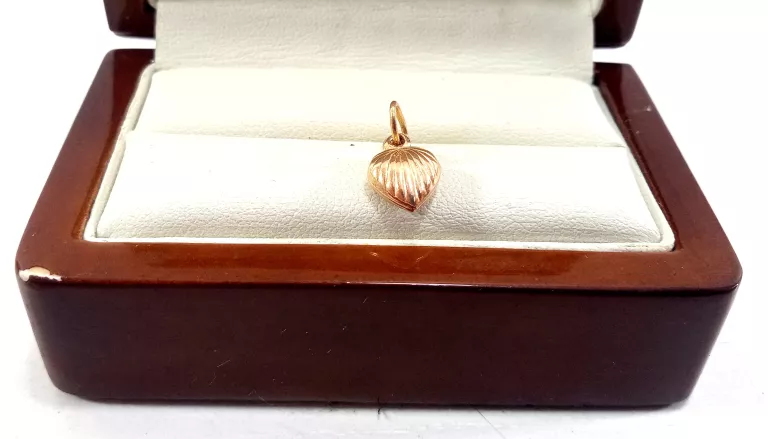 majestatyczna-zlota-zawieszka-p585-product-id