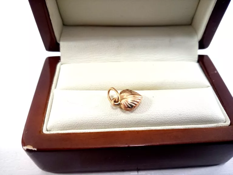 majestatyczna-zlota-zawieszka-p585-marka-inna-marka