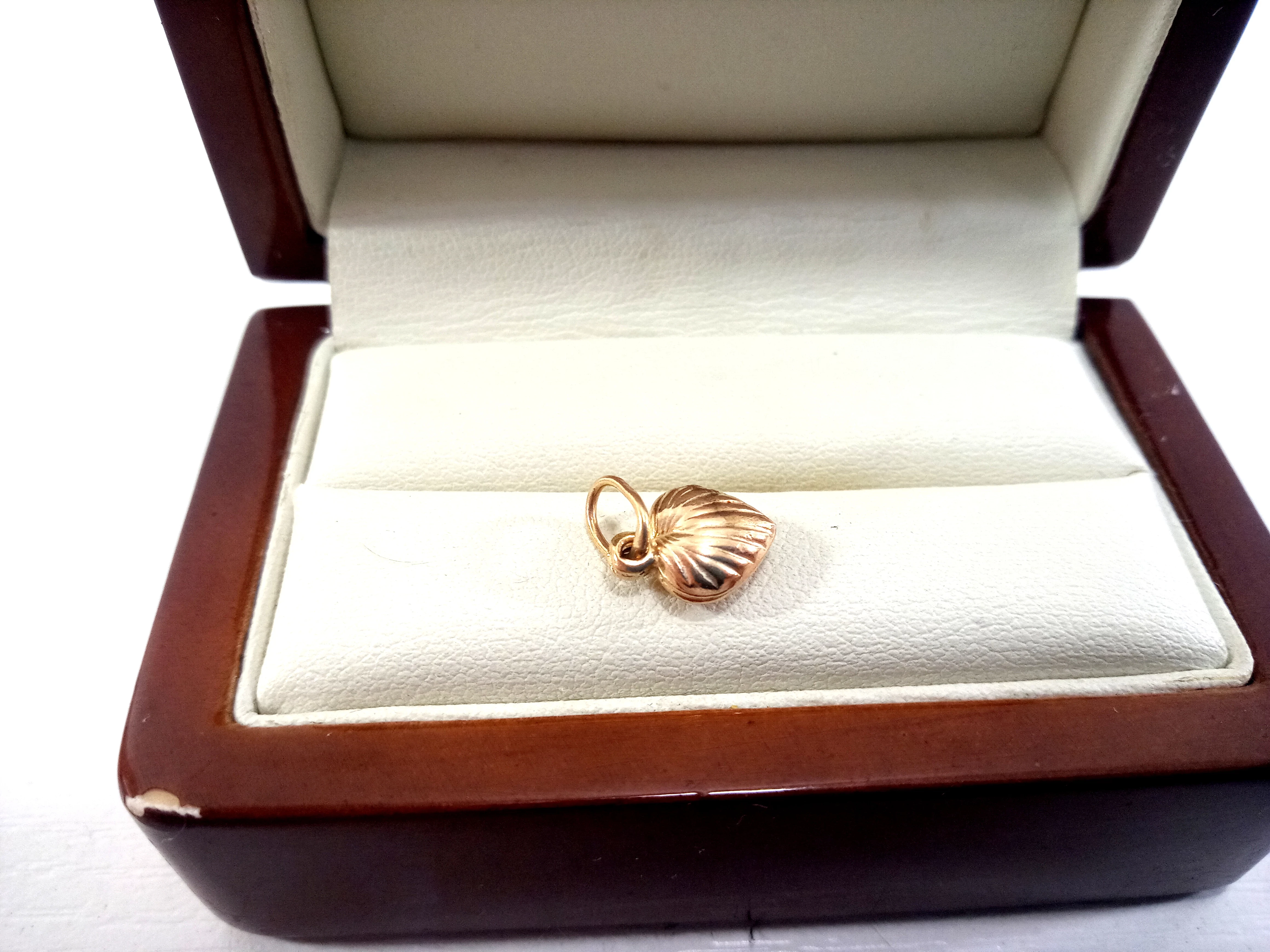 majestatyczna-zlota-zawieszka-p585-marka-inna-marka