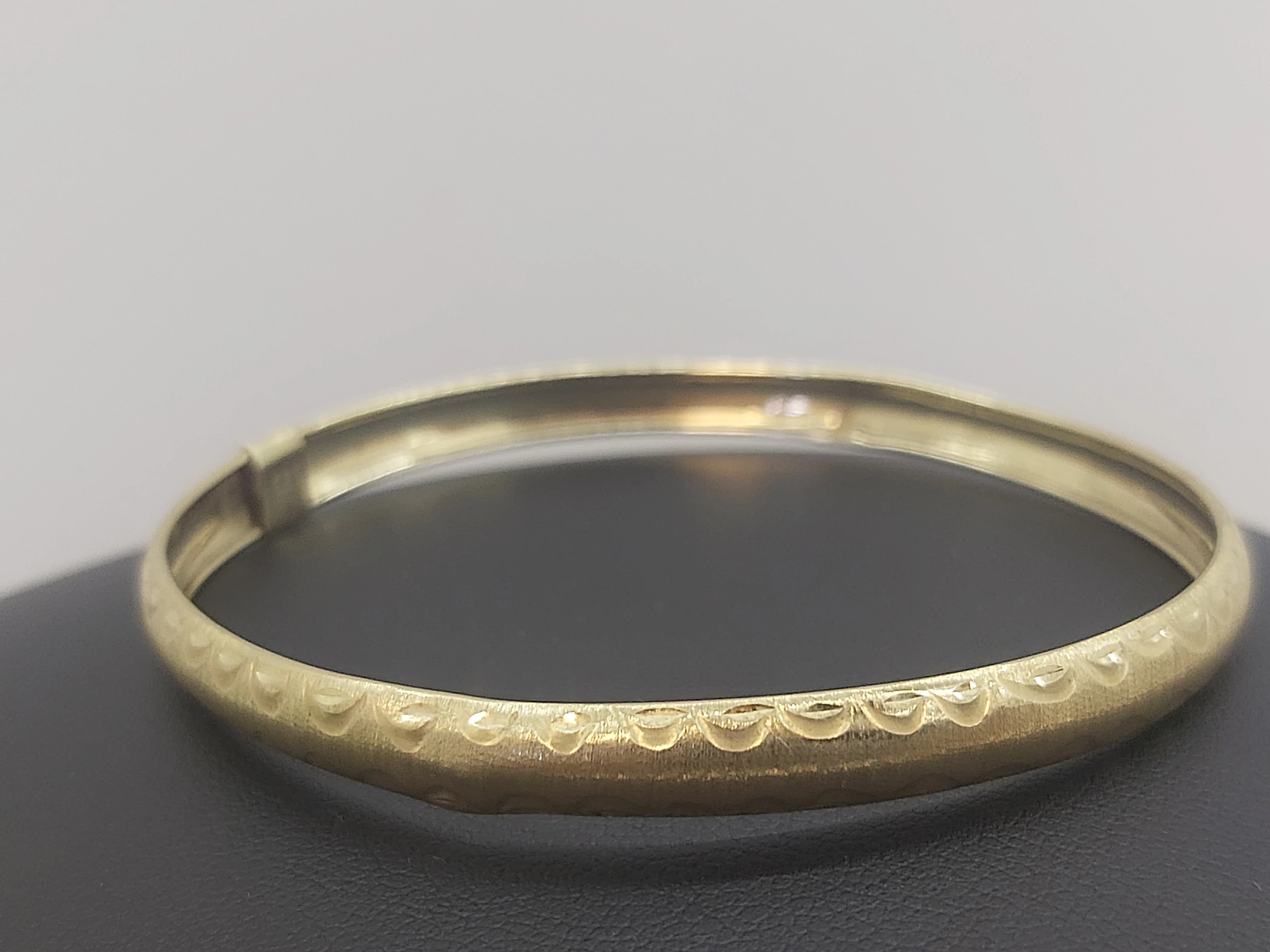 zlota-bransoletka-sztywna-kolo-437g-14k-dlugosc-calkowita-66