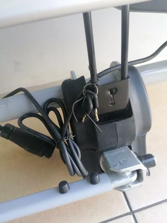 UCHWYT PLATFORMA NA HAK 4 ROWERY MMT TB-009A4