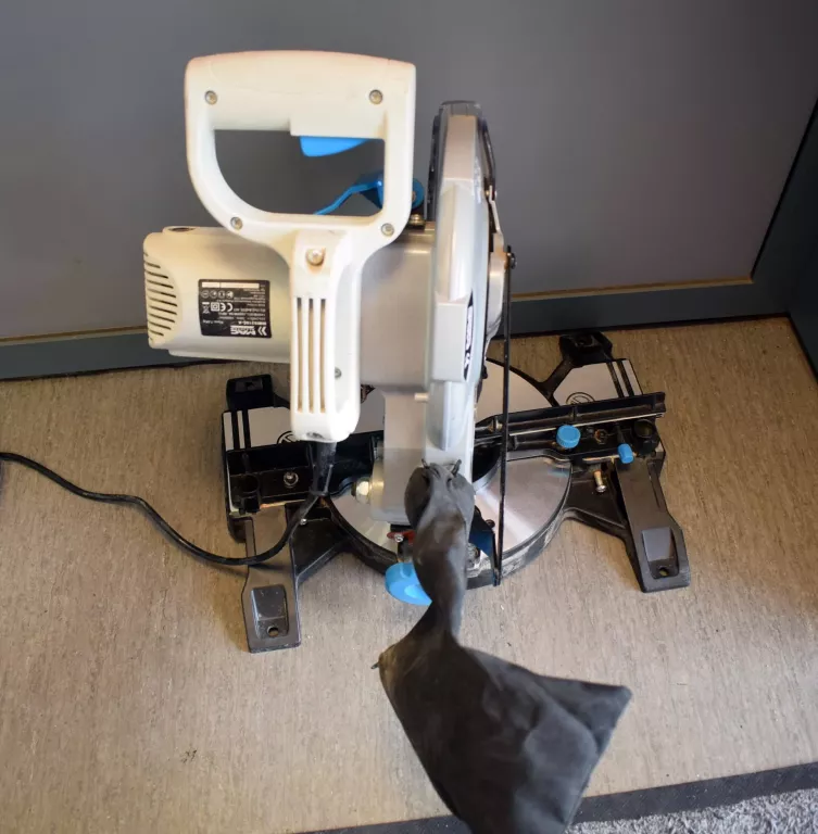 PIŁA UKOŚNICA MAC ALLISTER MMIS210C-B 1500 W 210