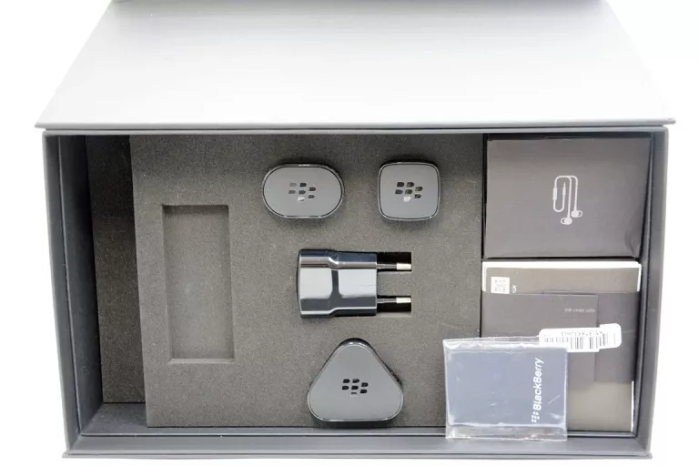 telefon-blackberry-p9982-porsche-design-typ-smartfon