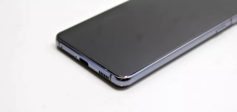 telefon-samsung-s21-transmisja-danych-5g