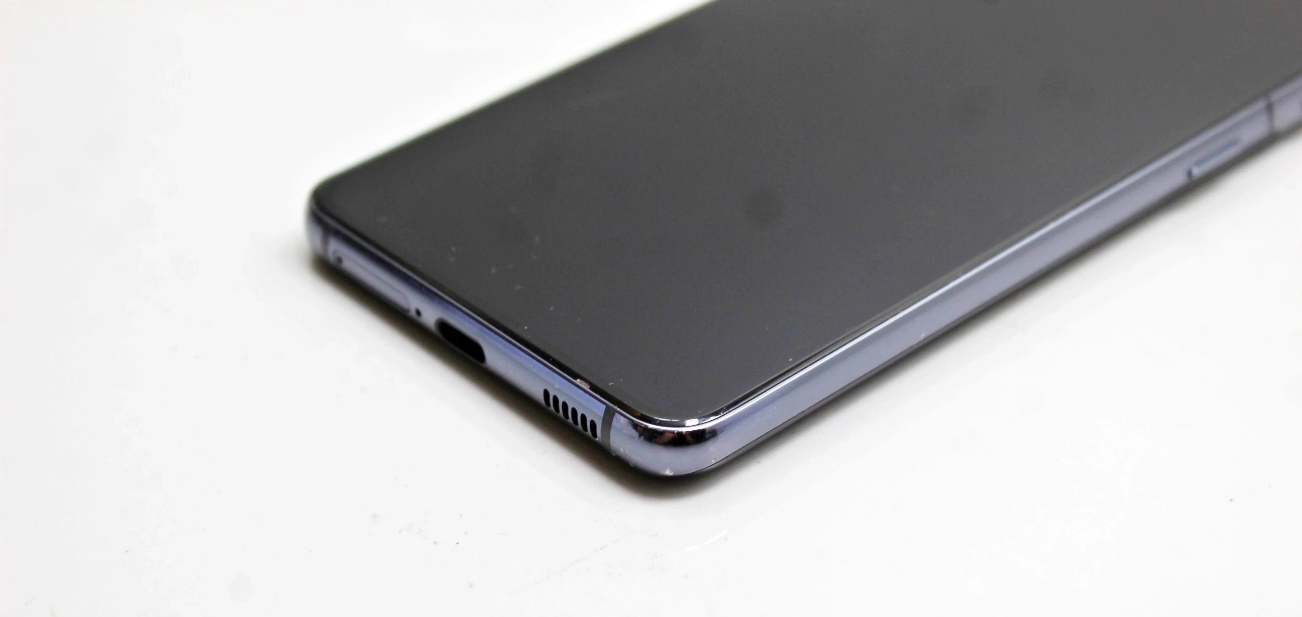 telefon-samsung-s21-transmisja-danych-5g