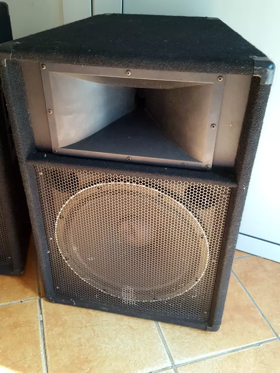 kolumny-estradowe-yamaha-model-s115v-2-sztuki-stan-uzywany