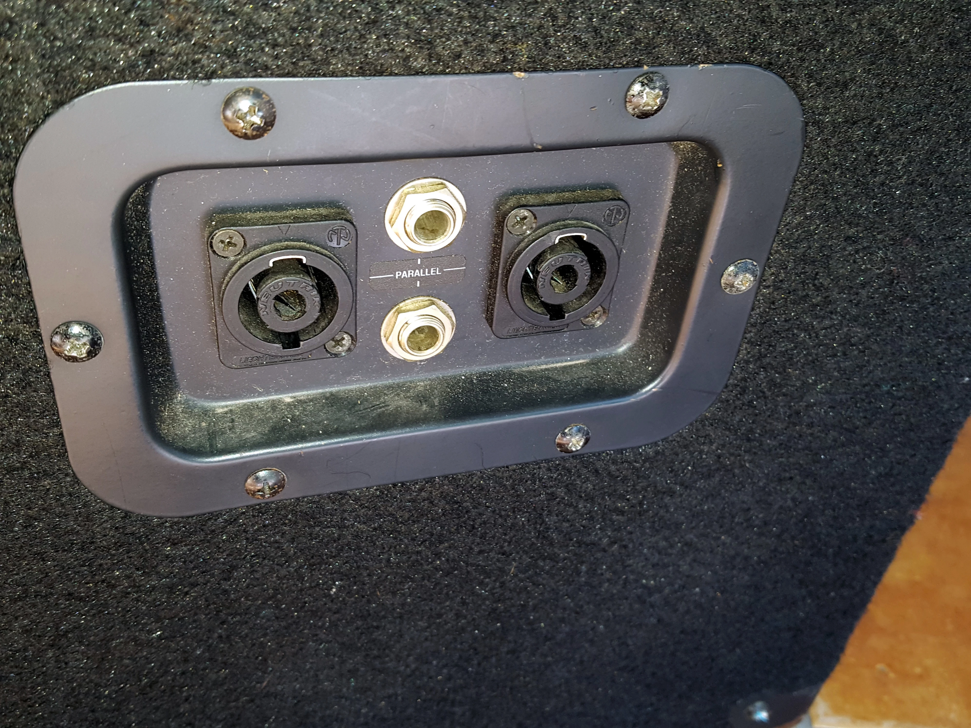 kolumny-estradowe-yamaha-model-s115v-2-sztuki-moc-znamionowa-rms-500