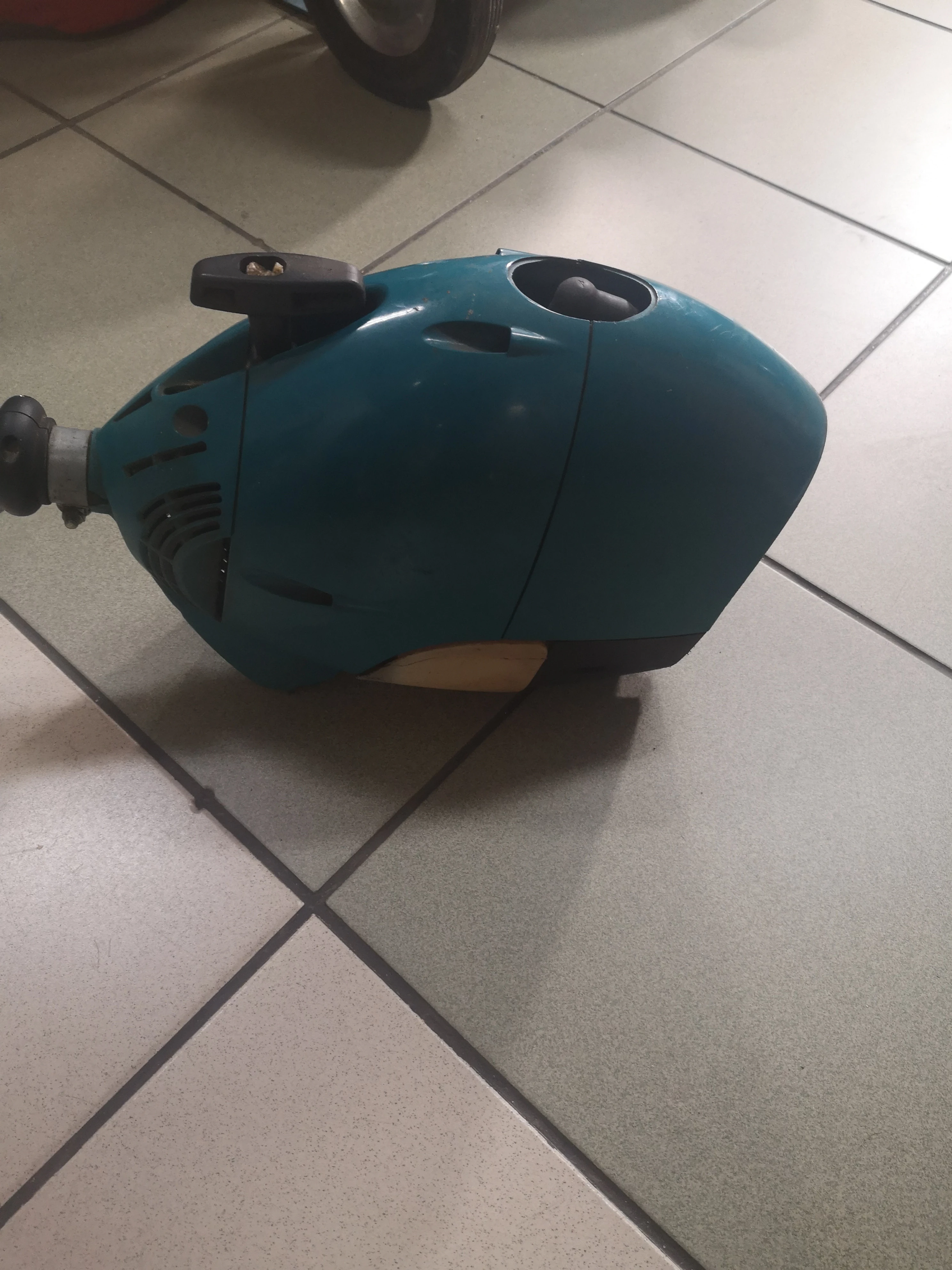 kosa-spalinowa-makita-dst-300-marka-makita