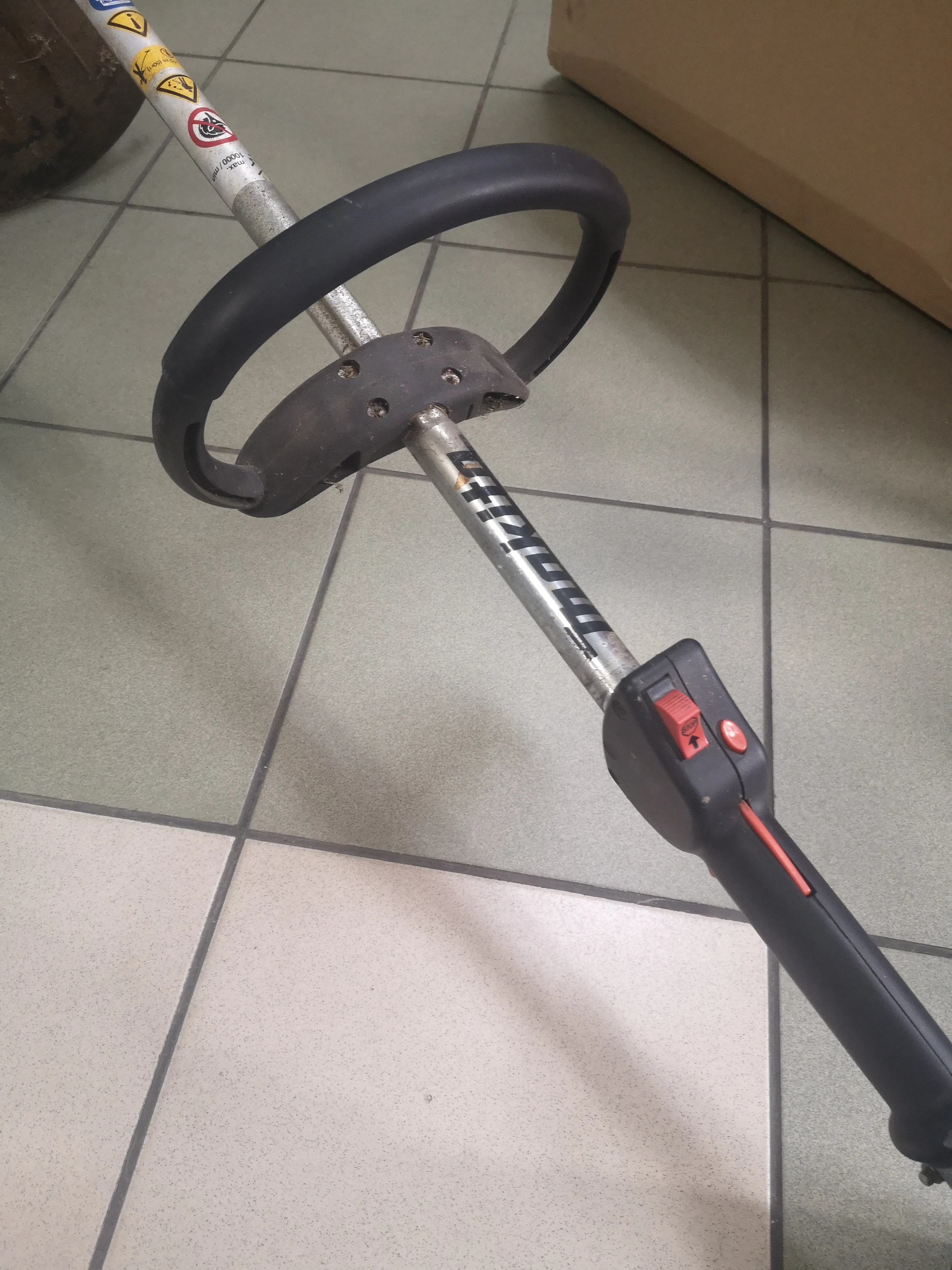 kosa-spalinowa-makita-dst-300-kod-producenta-01