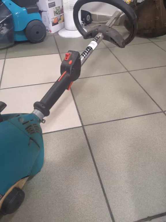 KOSA SPALINOWA MAKITA DST 300