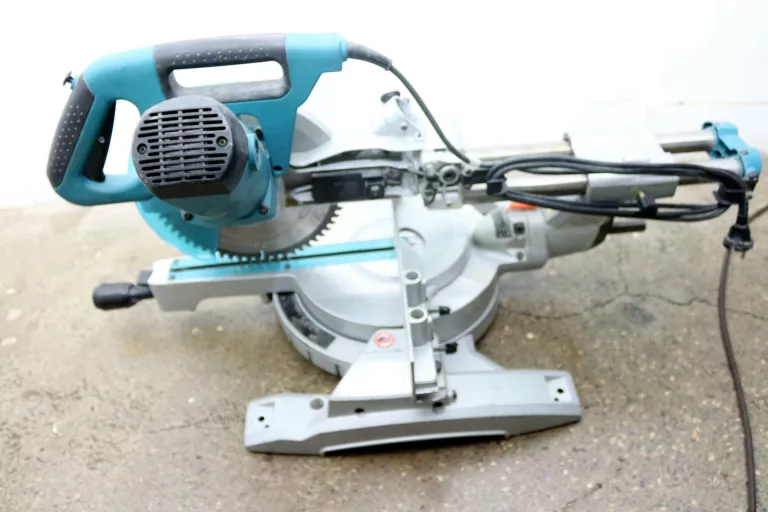 UKOSNICA MAKITA LS1018L