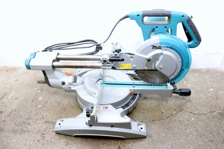 UKOSNICA MAKITA LS1018L