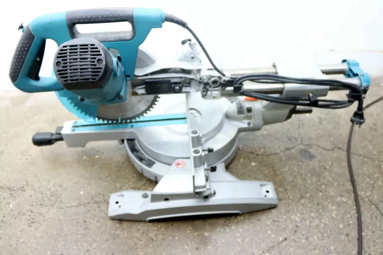 UKOSNICA MAKITA LS1018L