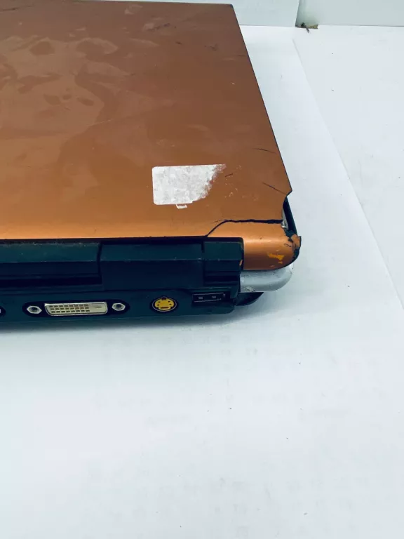 LAPTOP TOSHIBA SATELLITE P100-470