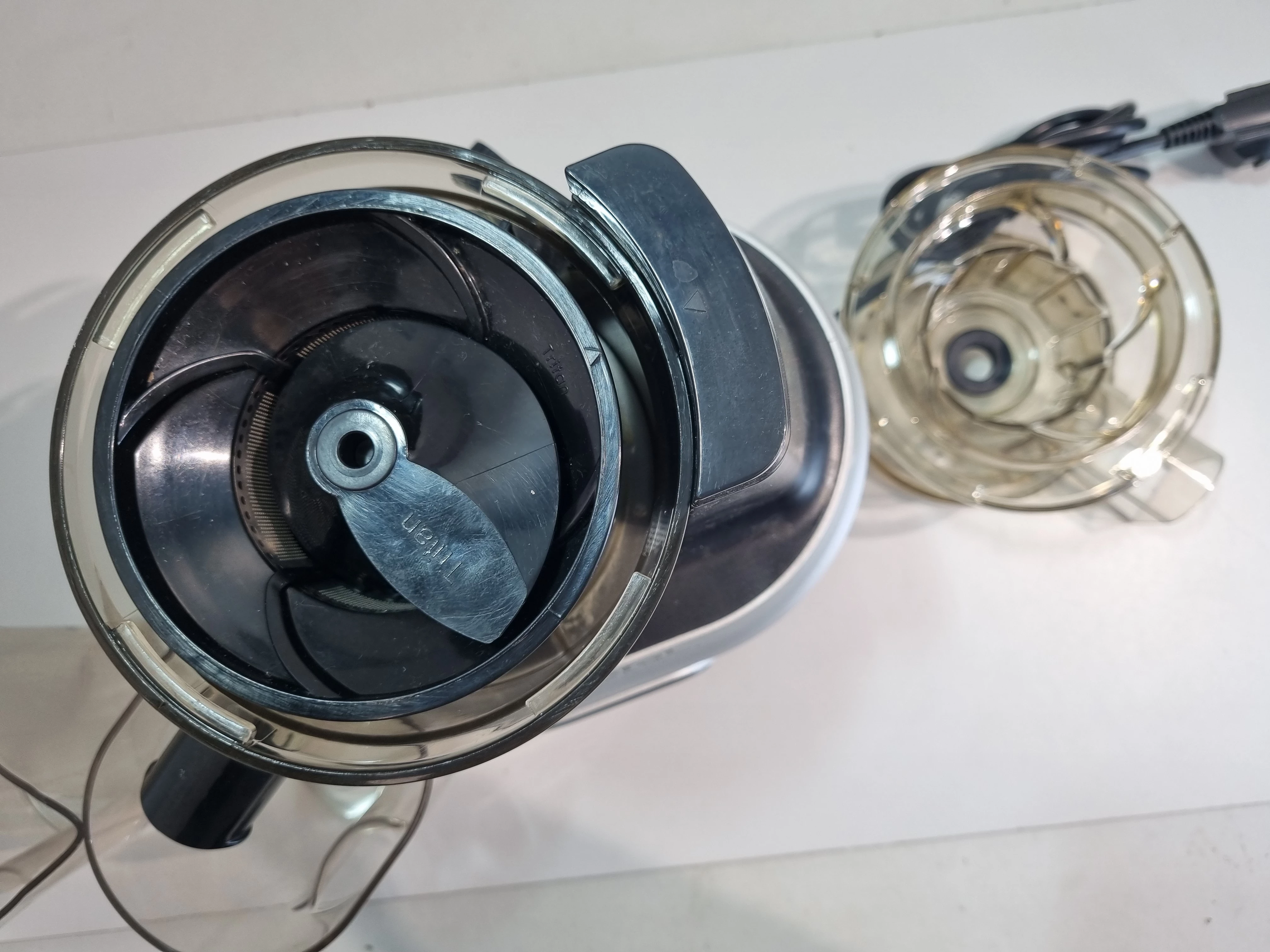 wyciskarka-tefal-juice-clean-zc420e38-moc-150