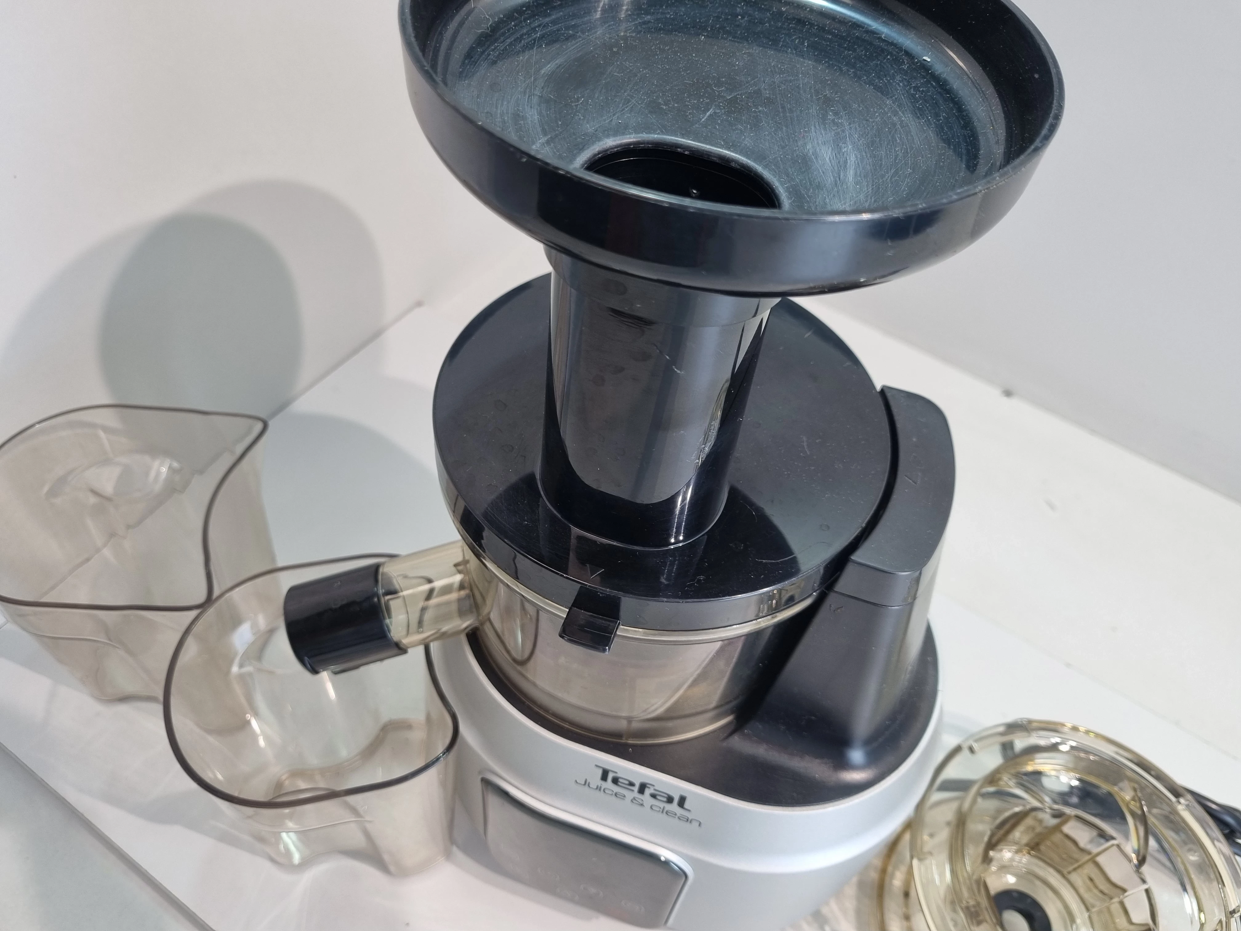 wyciskarka-tefal-juice-clean-zc420e38-kolor-dominujacy-czarny