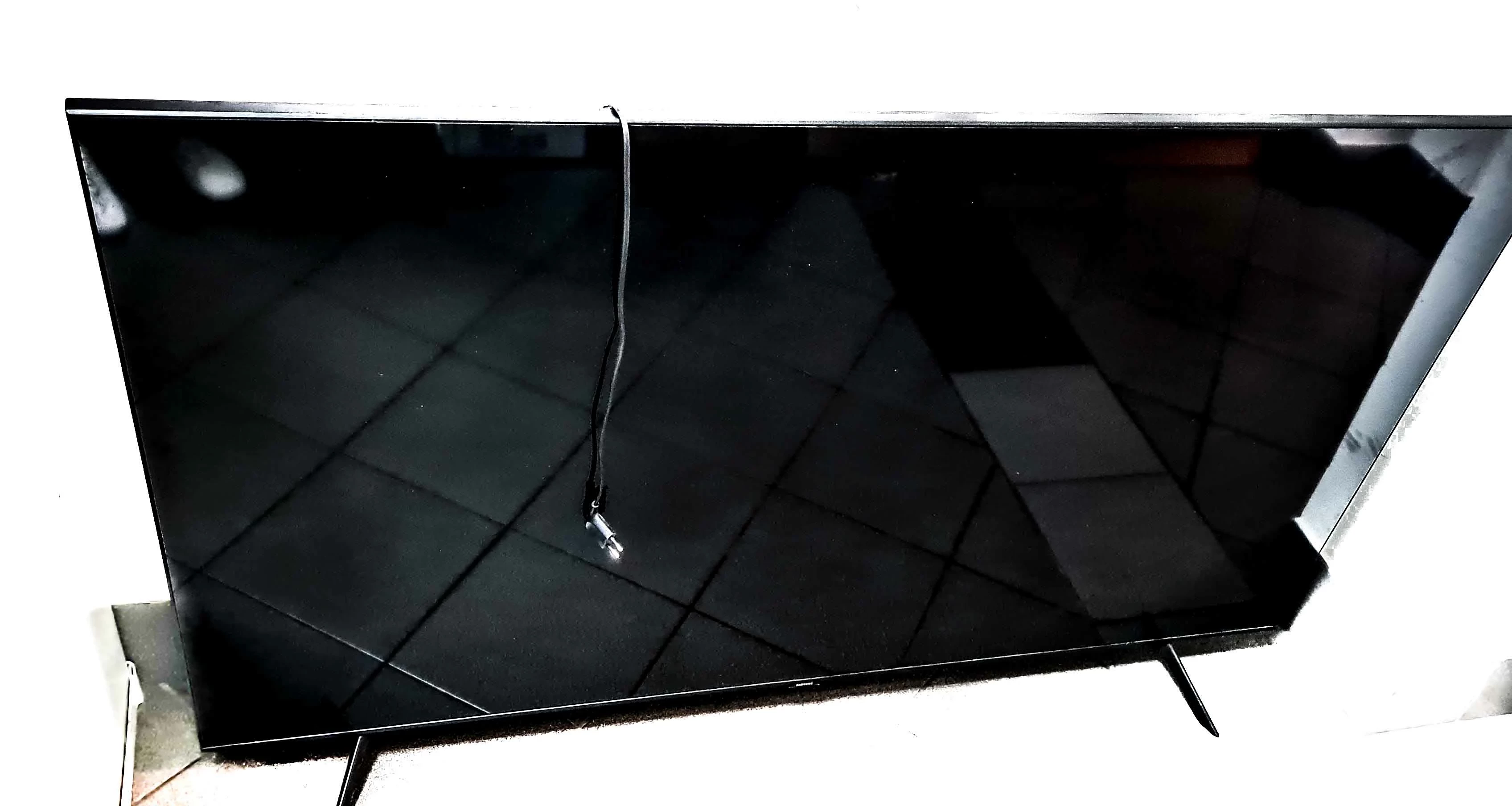 tv-samsung-ue65au8002k-pilot-marka-samsung