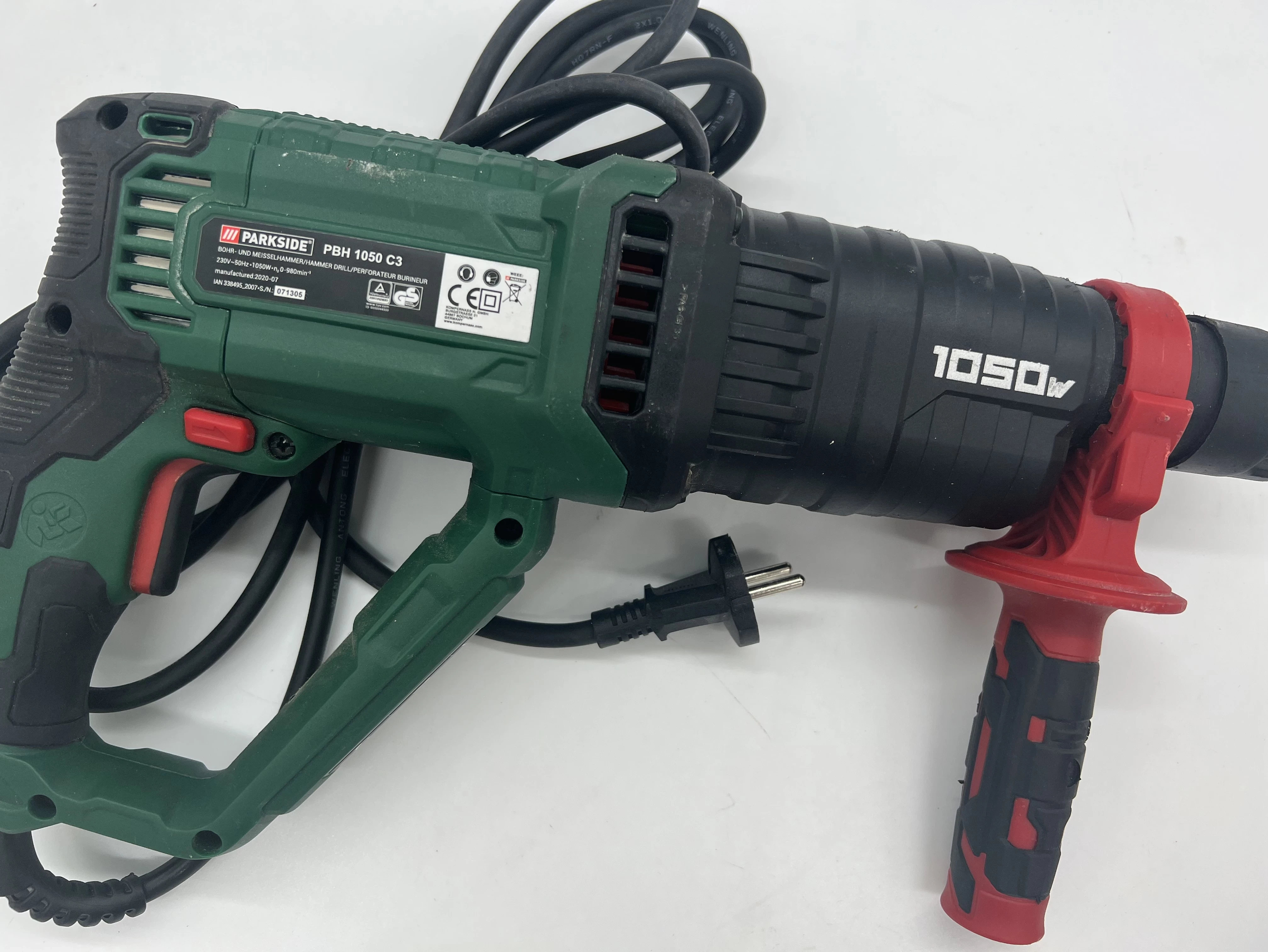 mlotowiertarka-parkside-pbh-1050-c3-zasilanie-sieciowe