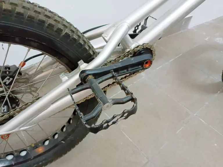 rower-trialowy-echo-trial-srebrny-plec-nie-dotyczy