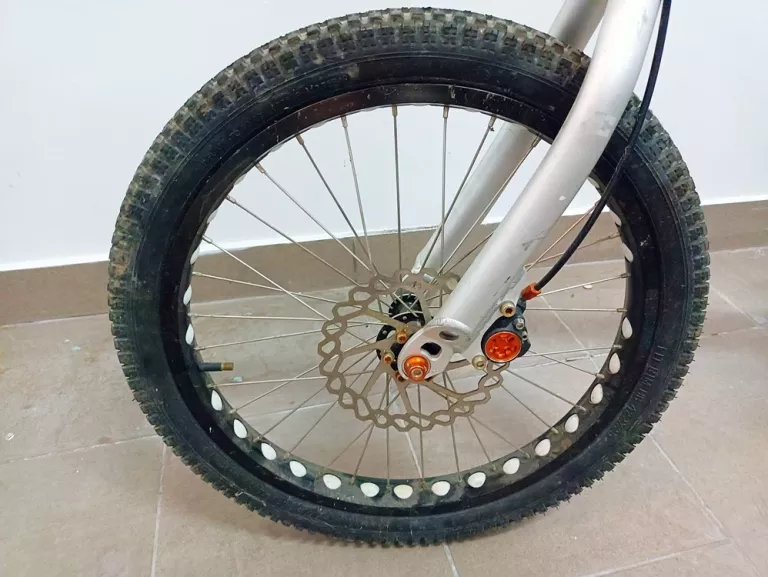 rower-trialowy-echo-trial-srebrny-stan-uzywany