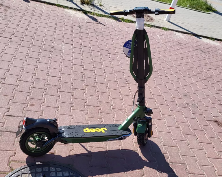 hulajnoga-elektryczna-jeep-2xe-adventure-ds-marka-inna-marka