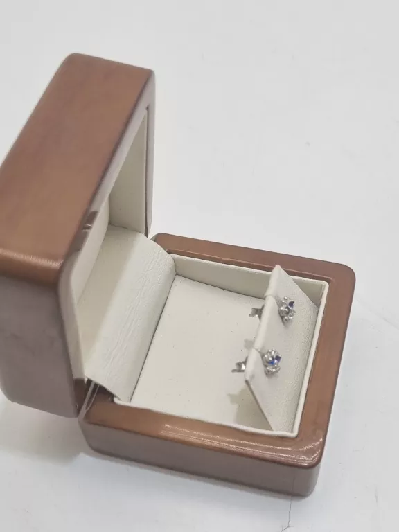 srebrne-motylkowate-kolczyki-09g-925-marka-inna-marka